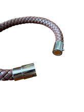 Load image into Gallery viewer, PULSERA CON BROCHE IMANTADO
